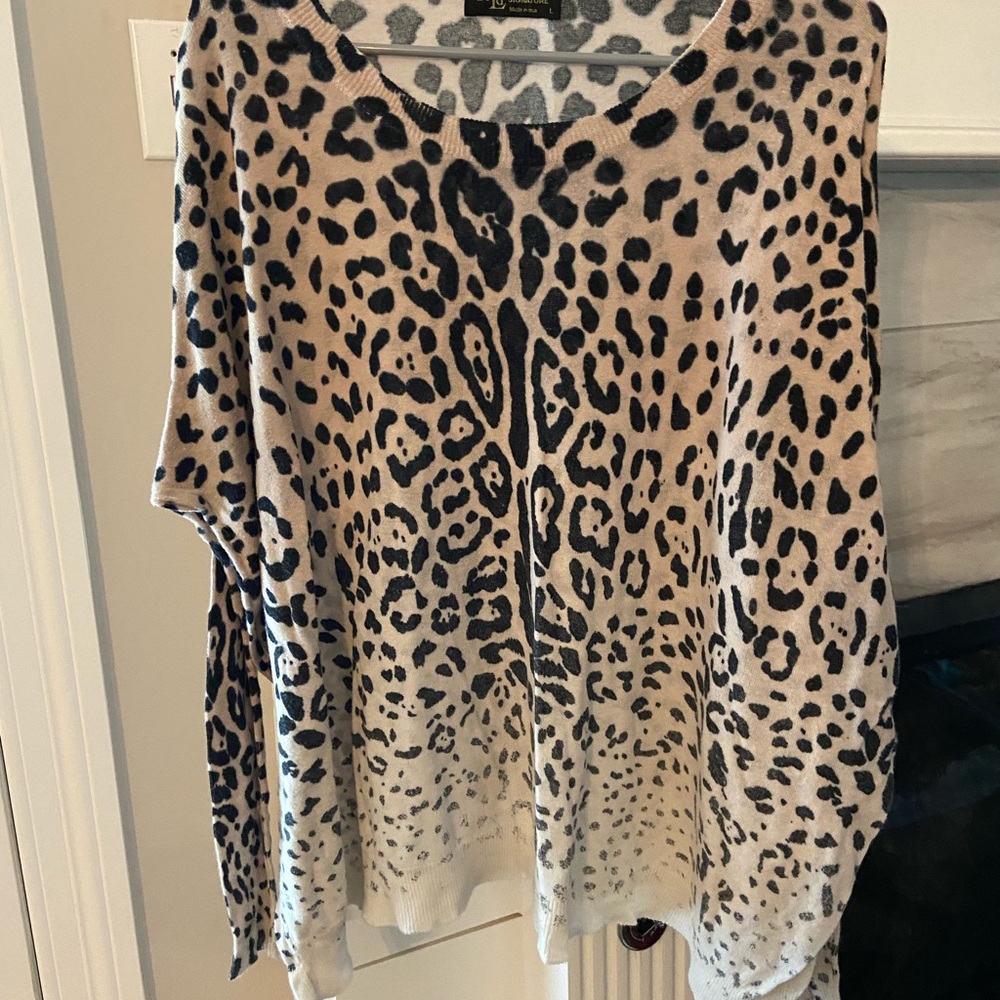 Large cheetah print top
